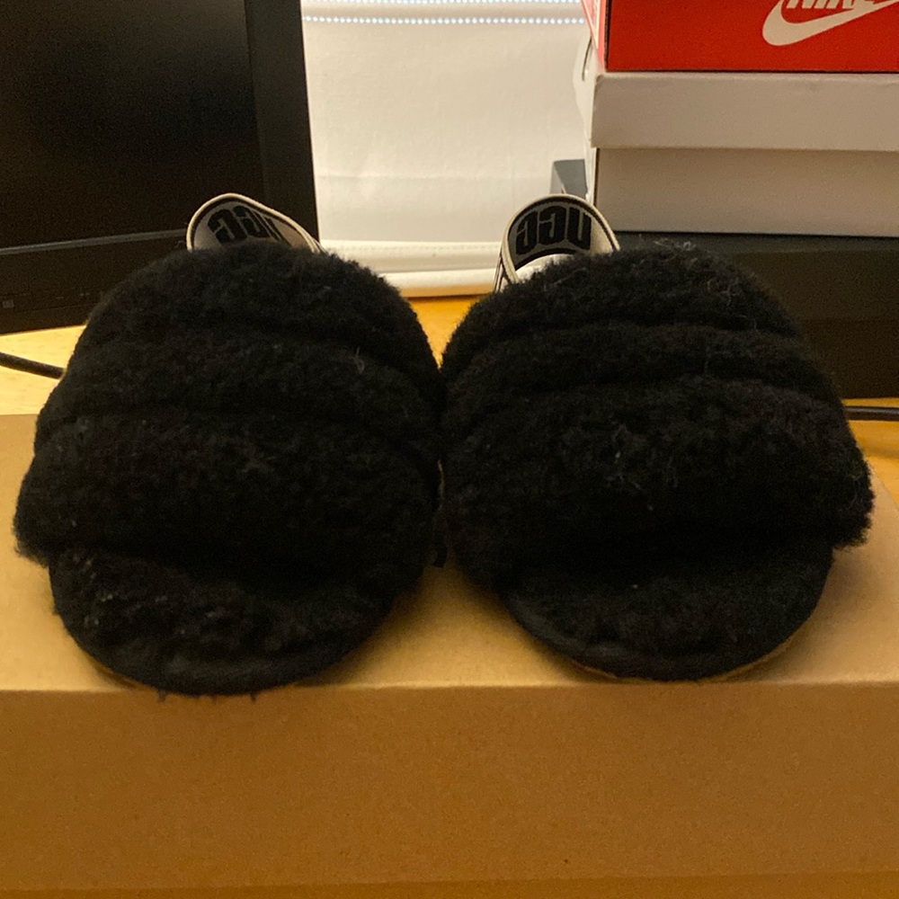 Toddler 7C Ugg slides
